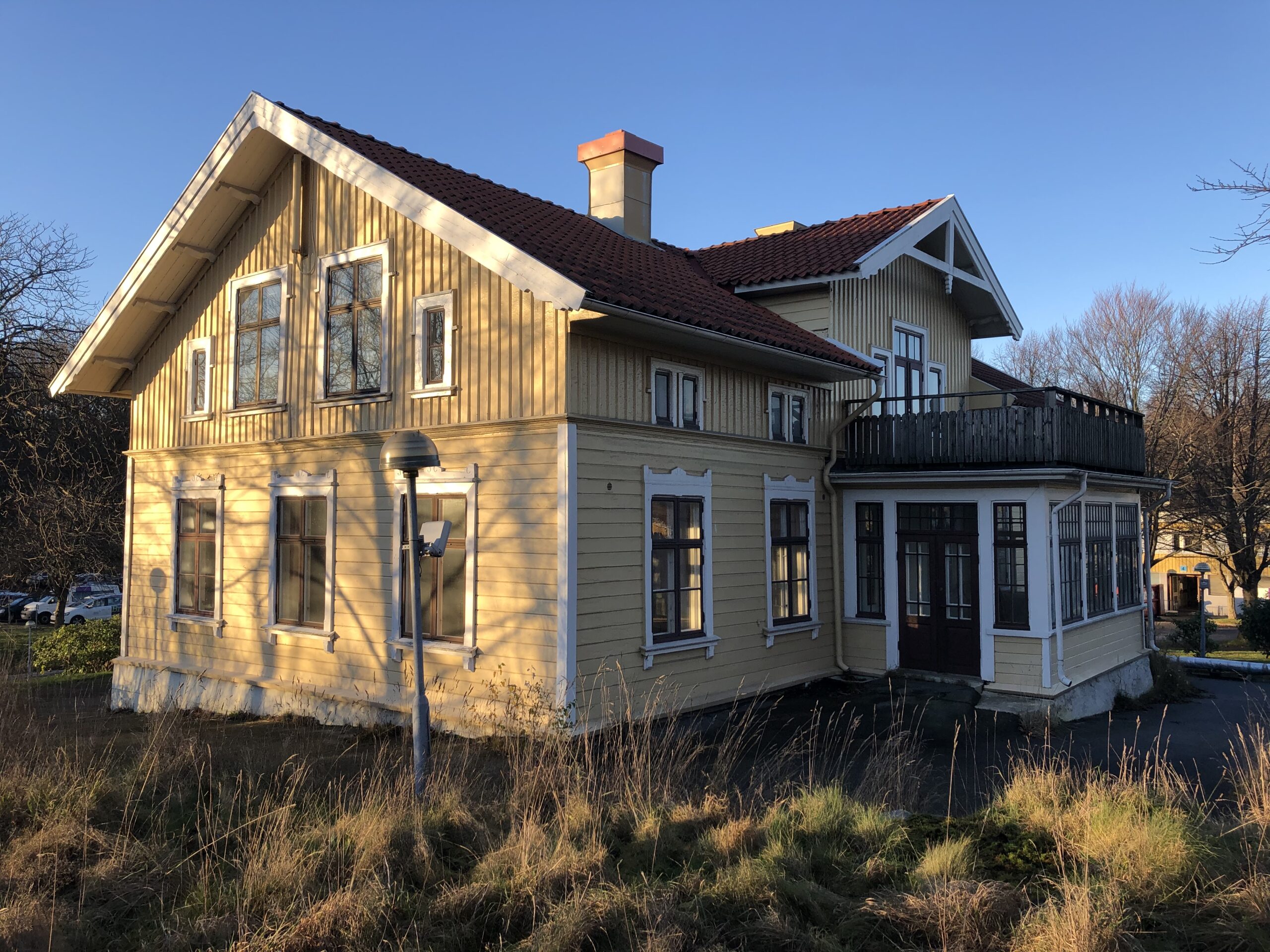 Kontor i sekelskiftesvilla i Göteborg – Bräcke Östergårds Väg 11 bild 2